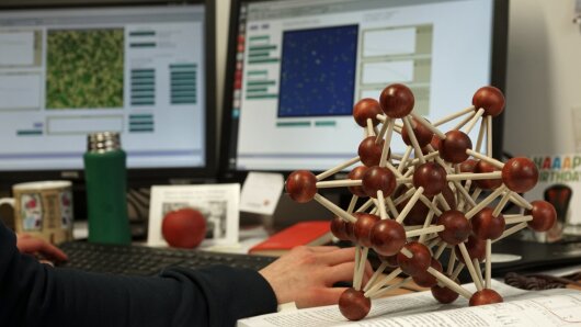 Stilisiertes Kugelmodell eines Moleküls